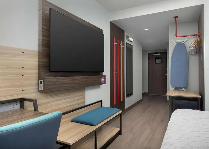 Home2 Suites By Hilton Miami Airport South Blue Lagoon