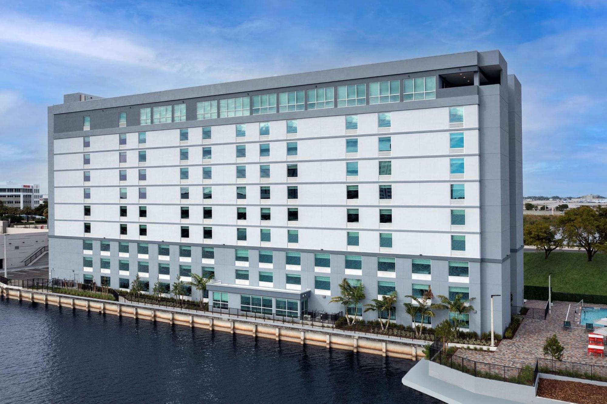Home2 By Hilton Airport South Blue Lagoon 3* Miami Springs